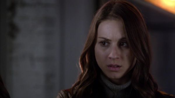 PLL_S04E24_720p_JACK_Up_DownloadSeriesHere_0163.jpg