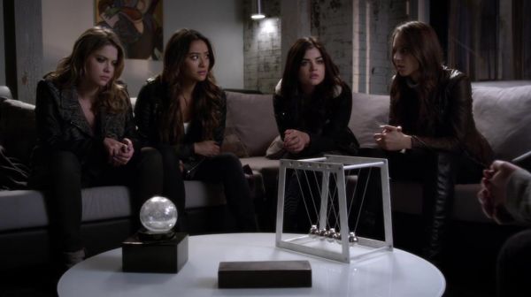 PLL_S04E24_720p_JACK_Up_DownloadSeriesHere_0384.jpg