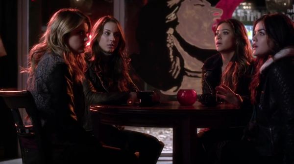 PLL_S04E24_720p_JACK_Up_DownloadSeriesHere_1026.jpg