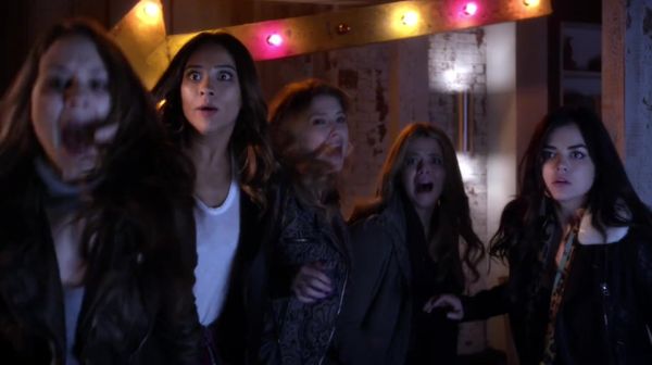 PLL_S04E24_720p_JACK_Up_DownloadSeriesHere_2375.jpg