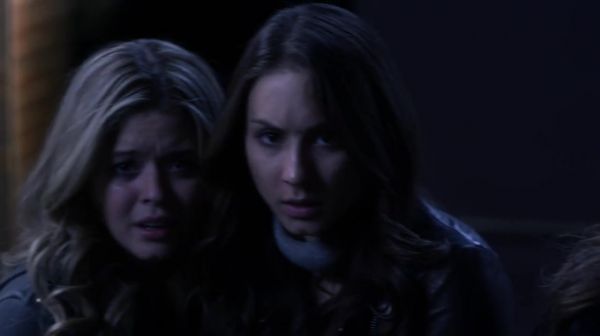 PLL_S04E24_720p_JACK_Up_DownloadSeriesHere_2453.jpg