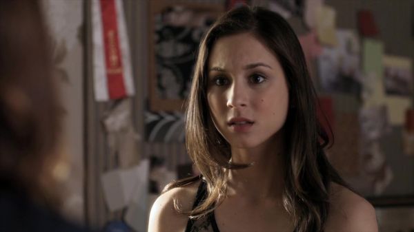 Pretty_Little_Liars_S02x01_720p_Bluray_Dual_PauloADM_1653.jpg