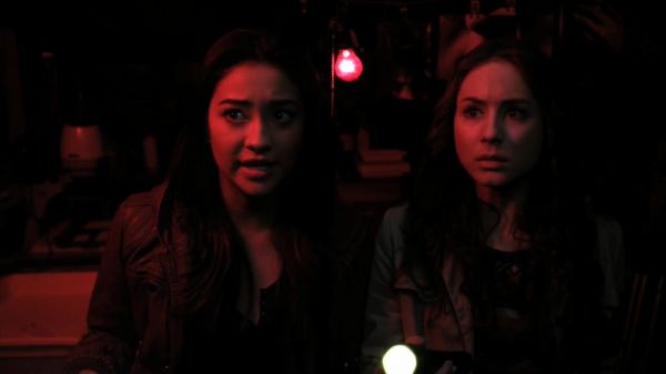 Pretty_Little_Liars_S02x09_720p_Bluray_Dual_PauloADM_2024.jpg