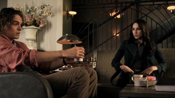 Pretty_Little_Liars_S02x16_720p_Bluray_Dual_PauloADM_1277.jpg