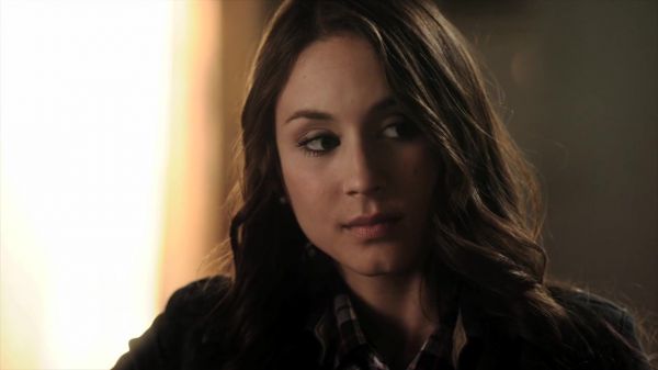 Pretty_Little_Liars_S02x16_720p_Bluray_Dual_PauloADM_1481.jpg