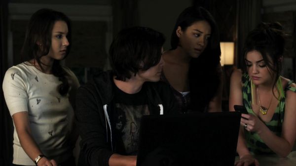 Pretty_Little_Liars_S02x18_720p_Bluray_Dual_PauloADM_0126.jpg