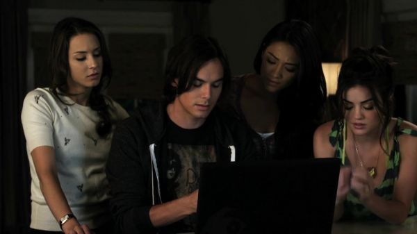 Pretty_Little_Liars_S02x18_720p_Bluray_Dual_PauloADM_0133.jpg