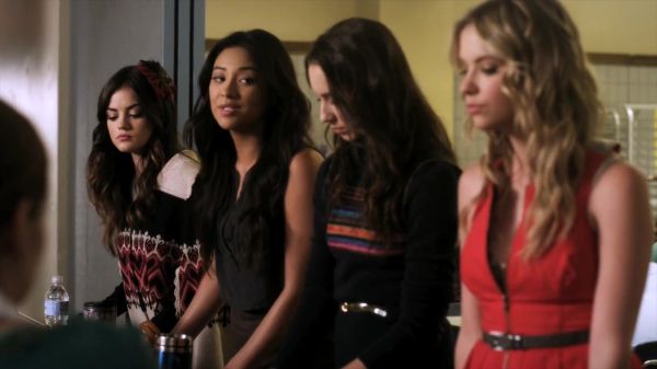 Pretty_Little_Liars_S02x18_720p_Bluray_Dual_PauloADM_0589.jpg