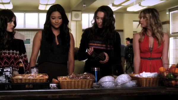 Pretty_Little_Liars_S02x18_720p_Bluray_Dual_PauloADM_0602.jpg