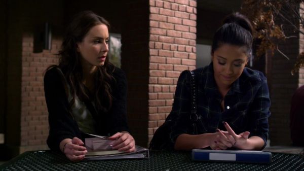 Pretty_Little_Liars_S02x23_720p_Bluray_Dual_PauloADM_0806.jpg