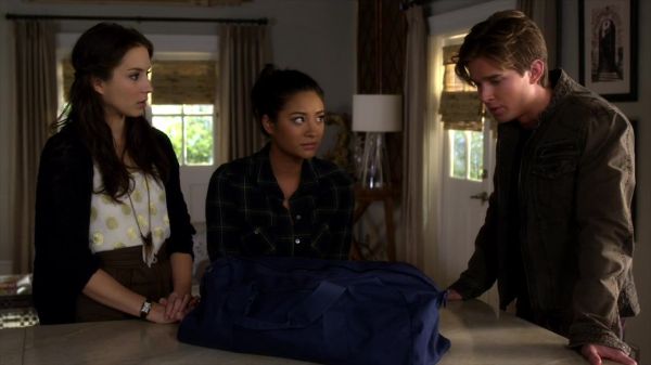 Pretty_Little_Liars_S02x23_720p_Bluray_Dual_PauloADM_1127.jpg