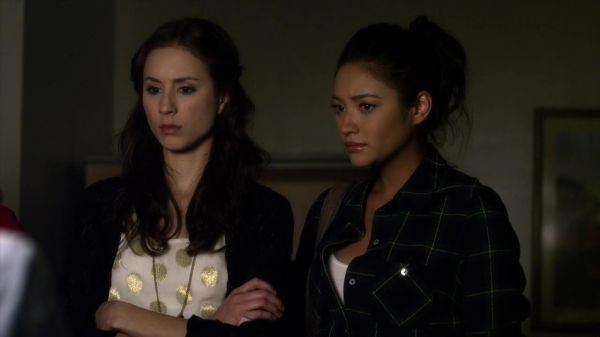 Pretty_Little_Liars_S02x23_720p_Bluray_Dual_PauloADM_2454.jpg