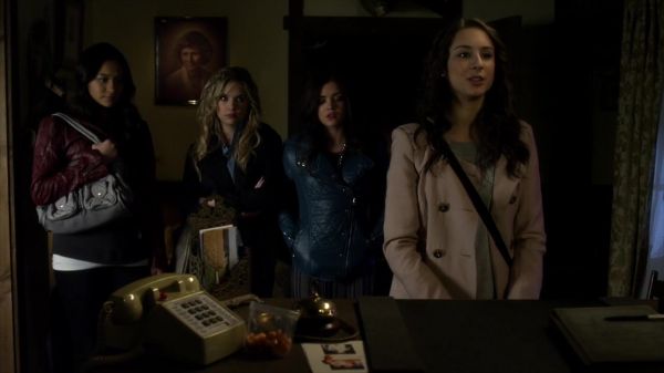 Pretty_Little_Liars_S02x25_720p_Bluray_Dual_PauloADM_0609.jpg