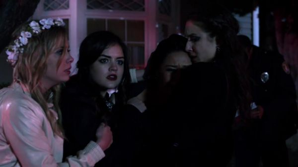 Pretty_Little_Liars_S02x25_720p_Bluray_Dual_PauloADM_2586.jpg