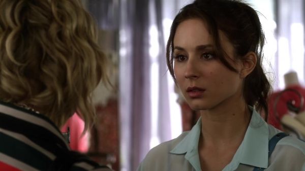 Pretty_Little_Liars_S03E01_BluRay_Rip_720p_Dual_Audio_WWW_TORRENTDOSFILMES_COM_0919.jpg