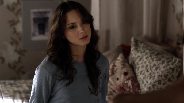Pretty_Little_Liars_S03E01_BluRay_Rip_720p_Dual_Audio_WWW_TORRENTDOSFILMES_COM_1220.jpg