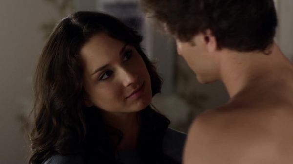 Pretty_Little_Liars_S03E01_BluRay_Rip_720p_Dual_Audio_WWW_TORRENTDOSFILMES_COM_1314.jpg