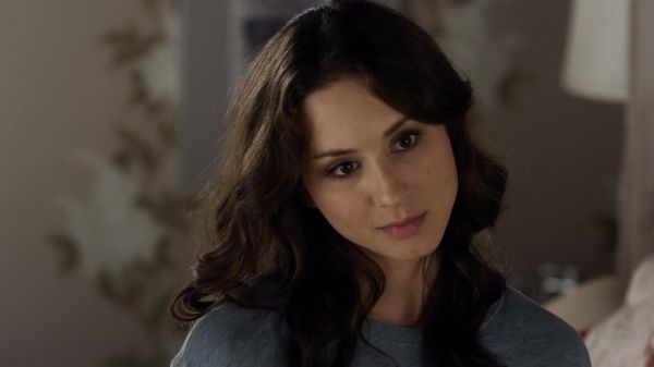 Pretty_Little_Liars_S03E01_BluRay_Rip_720p_Dual_Audio_WWW_TORRENTDOSFILMES_COM_1318.jpg