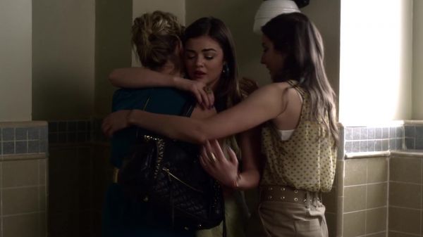 Pretty_Little_Liars_S03E01_BluRay_Rip_720p_Dual_Audio_WWW_TORRENTDOSFILMES_COM_1524.jpg