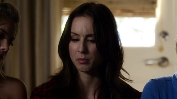 Pretty_Little_Liars_S03E01_BluRay_Rip_720p_Dual_Audio_WWW_TORRENTDOSFILMES_COM_2391.jpg