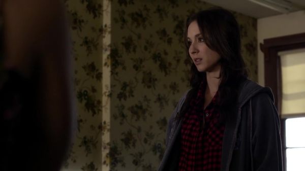 Pretty_Little_Liars_S03E01_BluRay_Rip_720p_Dual_Audio_WWW_TORRENTDOSFILMES_COM_2487.jpg