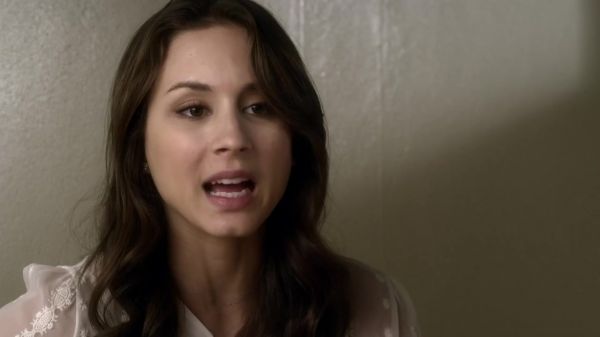 Pretty_Little_Liars_S03E02_BluRay_Rip_720p_Dual_Audio_WWW_TORRENTDOSFILMES_COM_0176.jpg