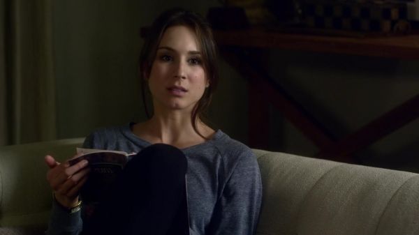 Pretty_Little_Liars_S03E02_BluRay_Rip_720p_Dual_Audio_WWW_TORRENTDOSFILMES_COM_0880.jpg