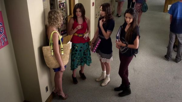 Pretty_Little_Liars_S03E02_BluRay_Rip_720p_Dual_Audio_WWW_TORRENTDOSFILMES_COM_1176.jpg