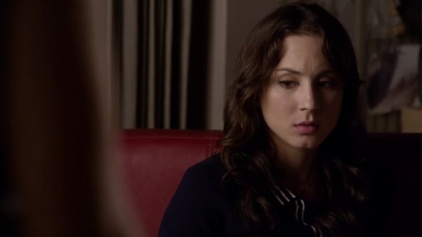 Pretty_Little_Liars_S03E02_BluRay_Rip_720p_Dual_Audio_WWW_TORRENTDOSFILMES_COM_1385.jpg