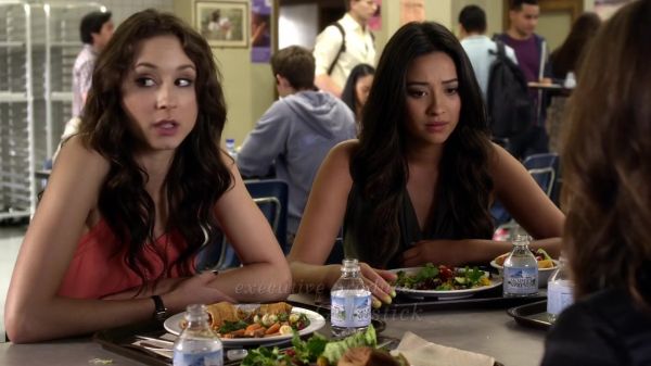 Pretty_Little_Liars_S03E03_BluRay_Rip_720p_Dual_Audio_WWW_TORRENTDOSFILMES_COM_0312.jpg
