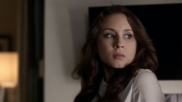 Pretty_Little_Liars_S03E16_BluRay_Rip_720p_Dual_Audio_WWW_TORRENTDOSFILMES_COM_1750.jpg