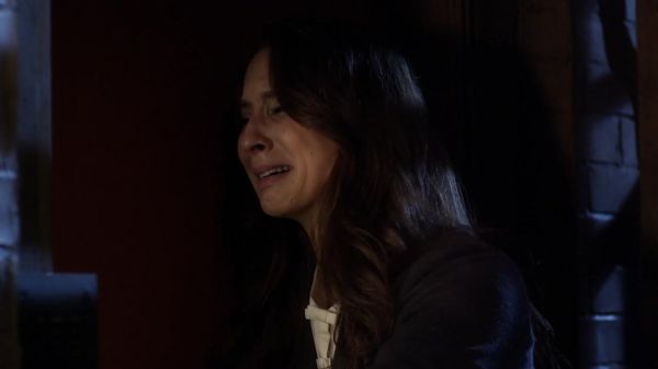 Pretty_Little_Liars_S03E16_BluRay_Rip_720p_Dual_Audio_WWW_TORRENTDOSFILMES_COM_2556.jpg