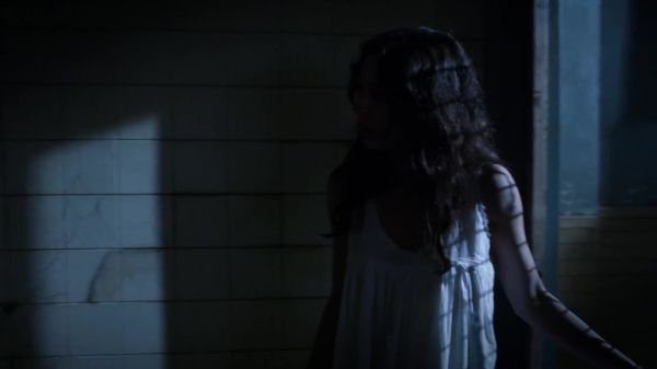 Pretty_Little_Liars_S03E23_BluRay_Rip_720p_Dual_Audio_WWW_TORRENTDOSFILMES_COM_1978.jpg