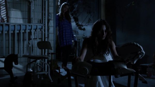 Pretty_Little_Liars_S03E23_BluRay_Rip_720p_Dual_Audio_WWW_TORRENTDOSFILMES_COM_2106.jpg
