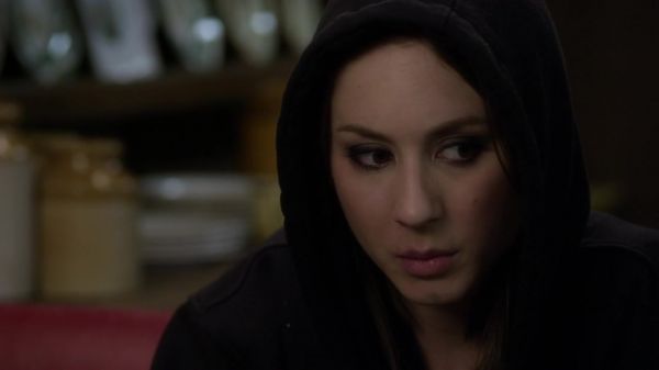 Pretty_Little_Liars_S03E24_BluRay_Rip_720p_Dual_Audio_WWW_TORRENTDOSFILMES_COM_0902.jpg