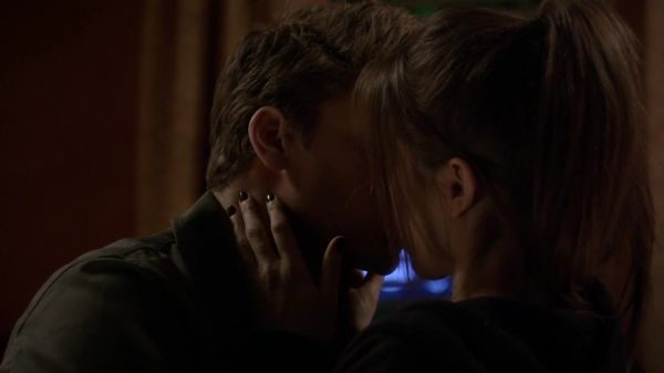 Pretty_Little_Liars_S03E24_BluRay_Rip_720p_Dual_Audio_WWW_TORRENTDOSFILMES_COM_1193.jpg