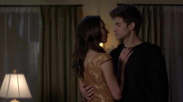 Pretty_Little_Liars_S03E24_BluRay_Rip_720p_Dual_Audio_WWW_TORRENTDOSFILMES_COM_1849.jpg
