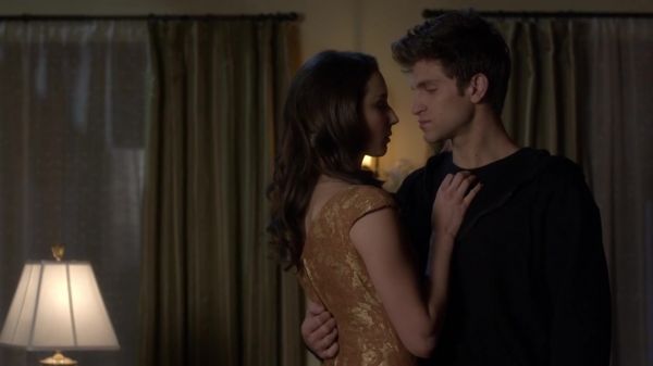 Pretty_Little_Liars_S03E24_BluRay_Rip_720p_Dual_Audio_WWW_TORRENTDOSFILMES_COM_1850.jpg