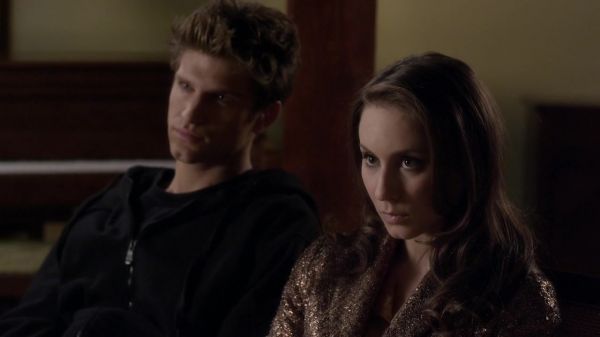 Pretty_Little_Liars_S03E24_BluRay_Rip_720p_Dual_Audio_WWW_TORRENTDOSFILMES_COM_1906.jpg