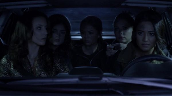 Pretty_Little_Liars_S03E24_BluRay_Rip_720p_Dual_Audio_WWW_TORRENTDOSFILMES_COM_2401.jpg