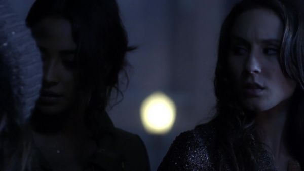 Pretty_Little_Liars_S03E24_BluRay_Rip_720p_Dual_Audio_WWW_TORRENTDOSFILMES_COM_2476.jpg