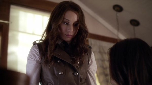 Pretty_Little_Liars_S05E10_Mini_720p_WEB-DL_Dual_RMZ-Dinho_0826.jpg
