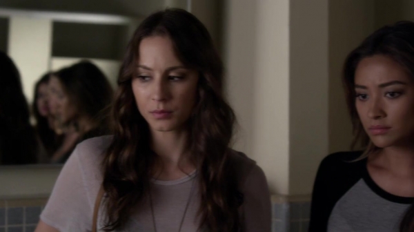 Pretty_Little_Liars_S05E12_Mini_720p_WEB-DL_Dual_RMZ-Dinho_0562.jpg