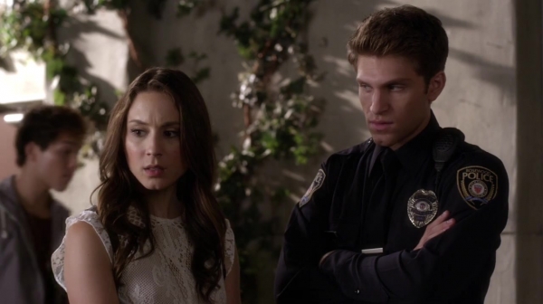 Pretty_Little_Liars_S05E15_Mini_720p_WEB-DL_Dual_RMZ-Dinho_0189.jpg