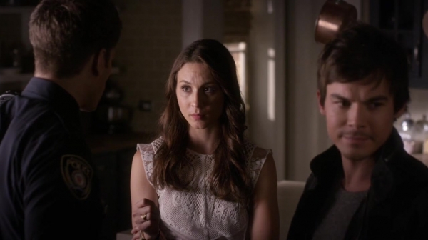 Pretty_Little_Liars_S05E15_Mini_720p_WEB-DL_Dual_RMZ-Dinho_0586.jpg
