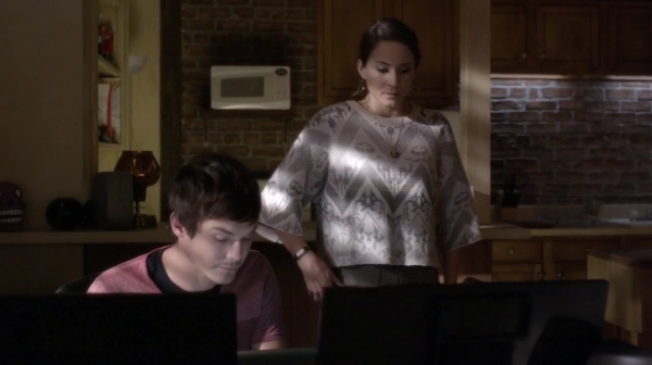 Pretty_Little_Liars_S05E16_Mini_720p_WEB-DL_Dual_RMZ-Dinho_0826.jpg