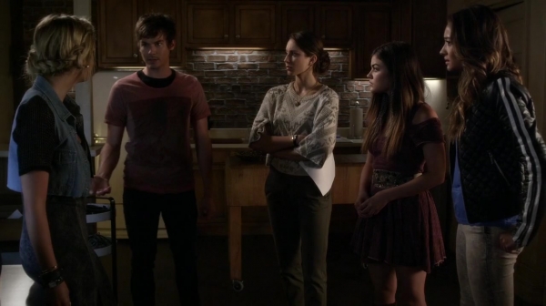 Pretty_Little_Liars_S05E17_Mini_720p_WEB-DL_Dual_RMZ-Dinho_0104.jpg