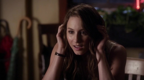 Pretty_Little_Liars_S05E18_Mini_720p_WEB-DL_Dual_RMZ-Dinho_1715.jpg