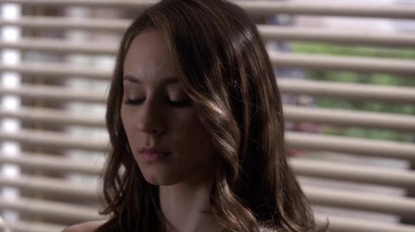 Pretty_Little_Liars_S05E19_Mini_720p_WEB-DL_Dual_RMZ-Dinho_0102.jpg