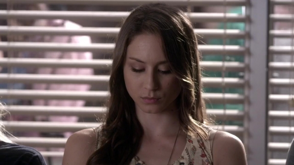 Pretty_Little_Liars_S05E19_Mini_720p_WEB-DL_Dual_RMZ-Dinho_0166.jpg